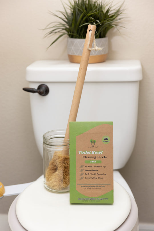 Toilet cleaning sheets in compact packaging