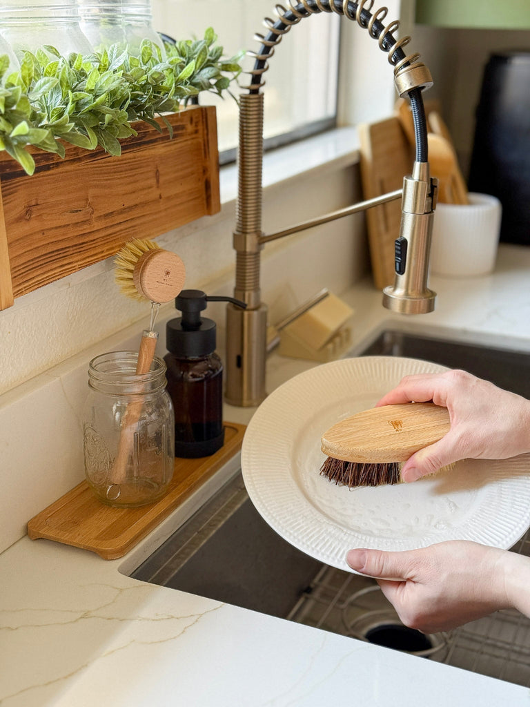 Bamboo scrub brush