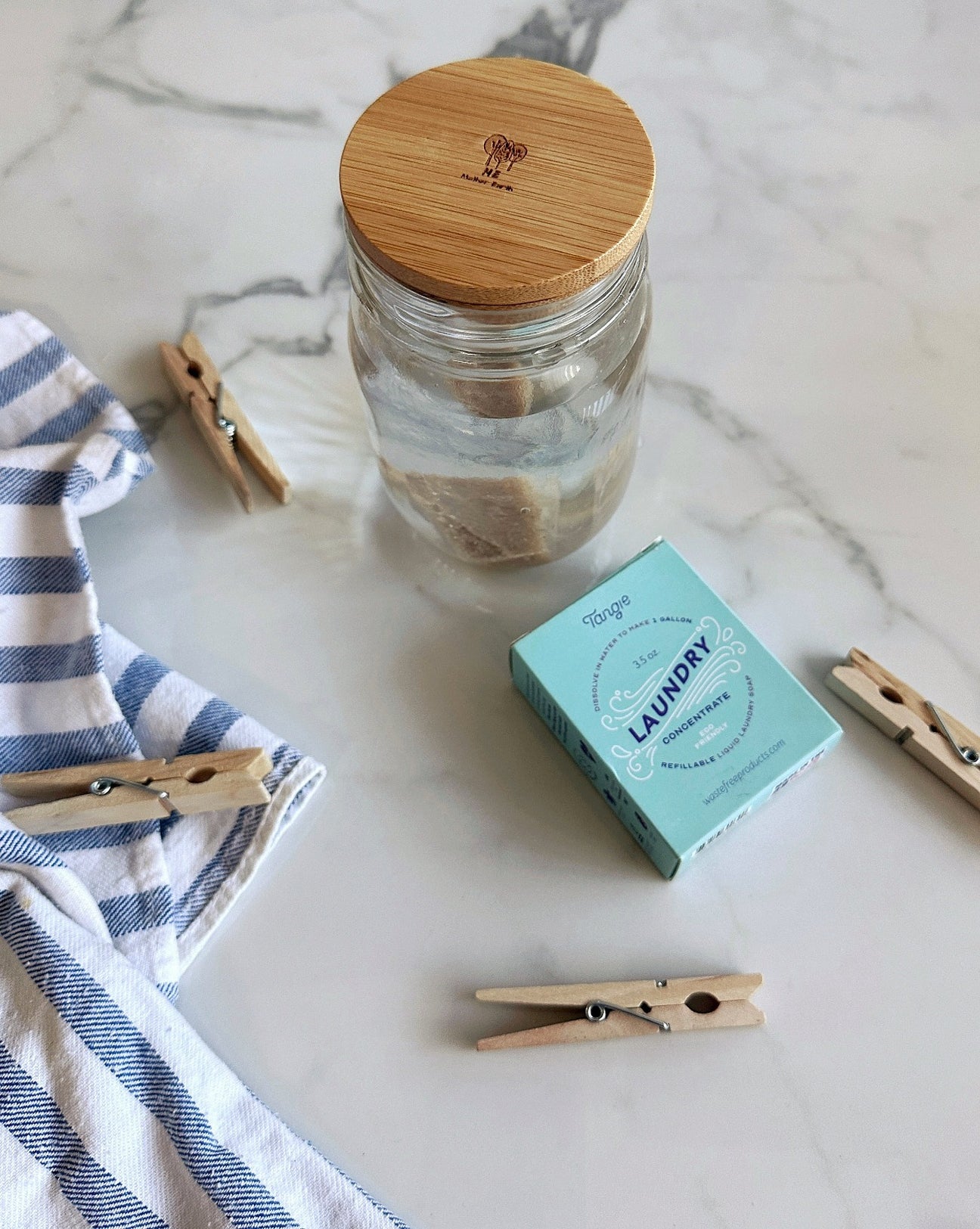 me mother earth laundry concentrate plastic free laundry laundry detergent zero waste store laundry strips tru earth blueland 